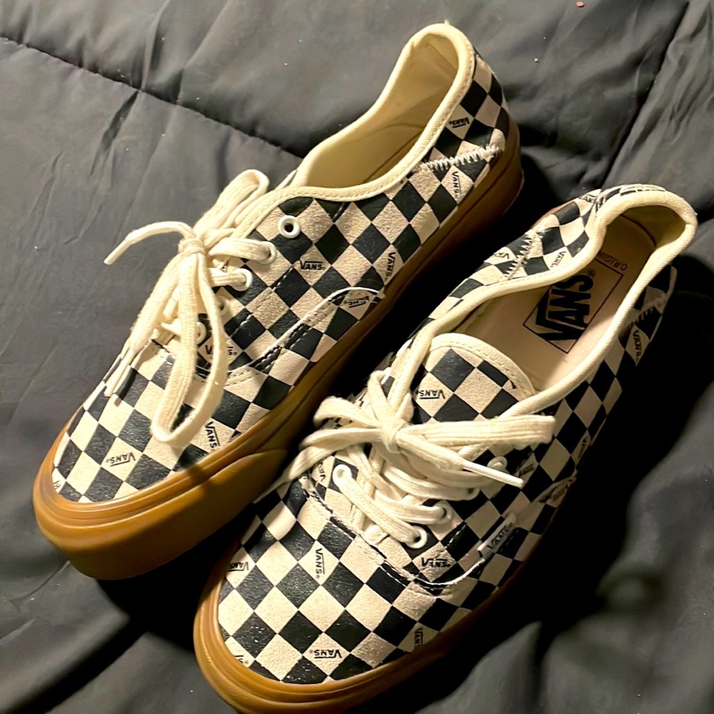 Checkered Vans gum sole 9.5